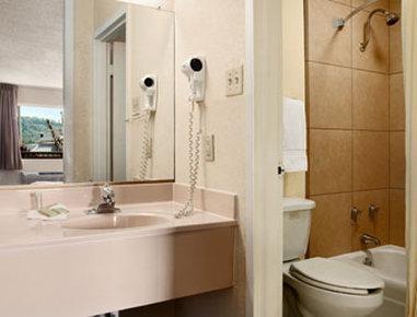 ซูเปอร์ 8 บาย วินด์แฮม วิลเลียมส์เบิร์ก Motel วิลเลียมสเบิร์ก ภายนอก รูปภาพ